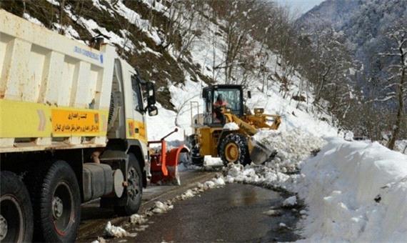 جاده دیلمان - سیاهکل که به علت بارش برف مسدود شده بود بازگشایی شد
